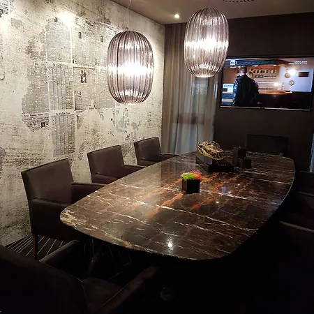 & Co Hotel 4*
