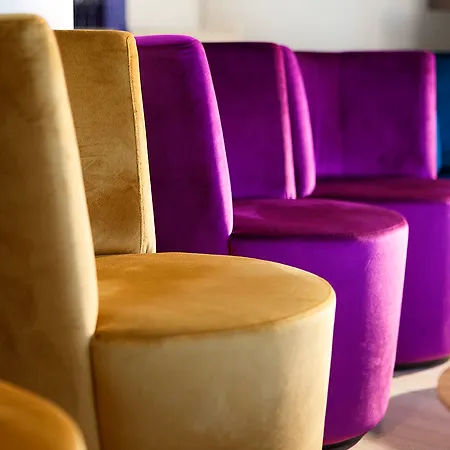 Hotel & Co