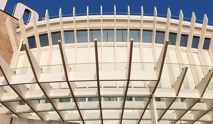 & Co Ξενοδοχείο 4*